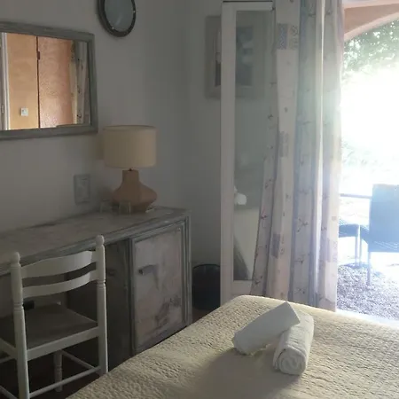 Hotel Athenopolis 3*