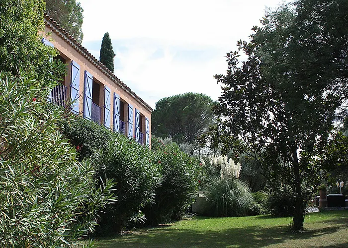 Hotell Athenopolis 3*