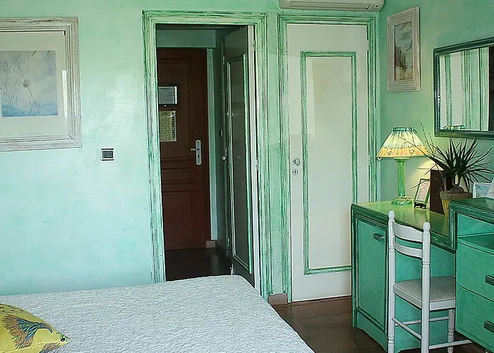 Hotell Athenopolis Grimaud