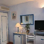 Hotel Athenopolis 3*