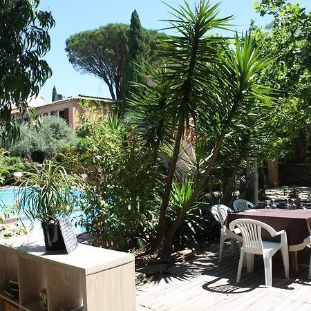 فندق Athenopolis