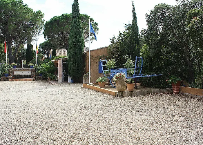 Hotel Athenopolis 3*